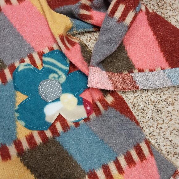 3664 Size Small Easel Multi Color Long Sleeve Top. - Picture 2 of 6